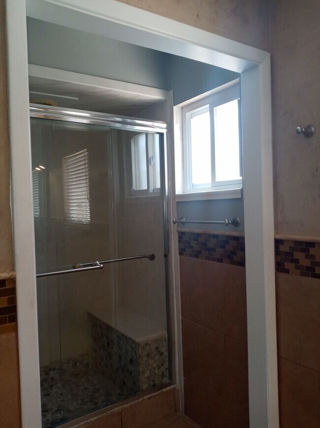 Building Photo - RIO RANCHO-FOUR BEDROOM HOUSE-Furnished