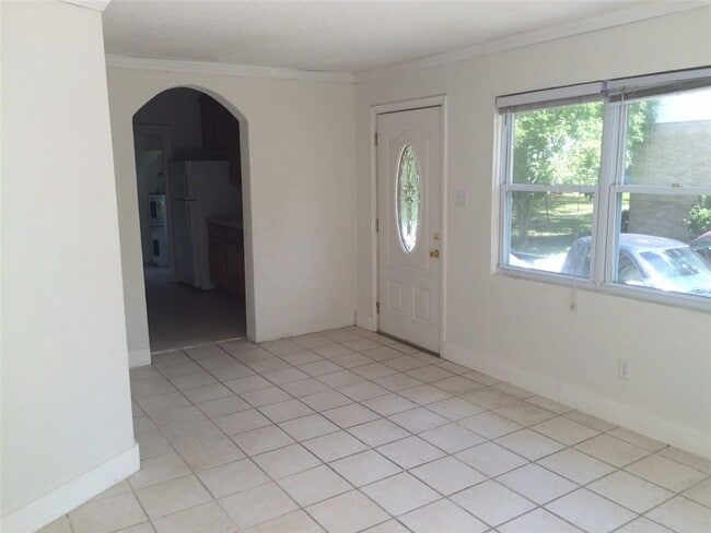 Building Photo - 316 4th St