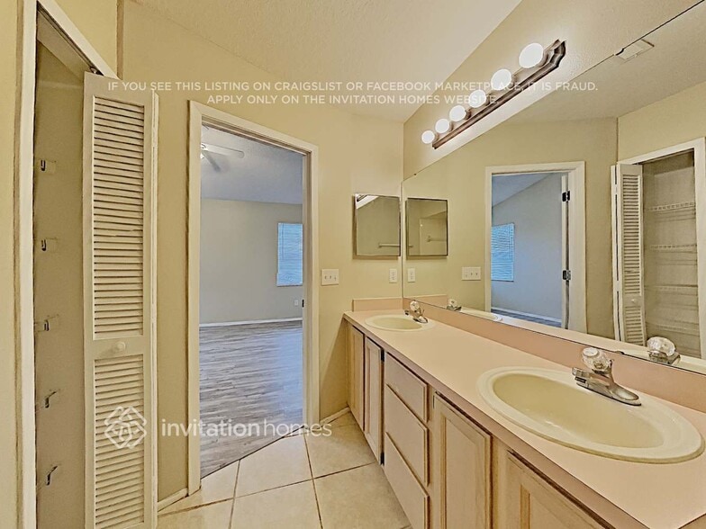 Building Photo - 1009 Brielle Ave