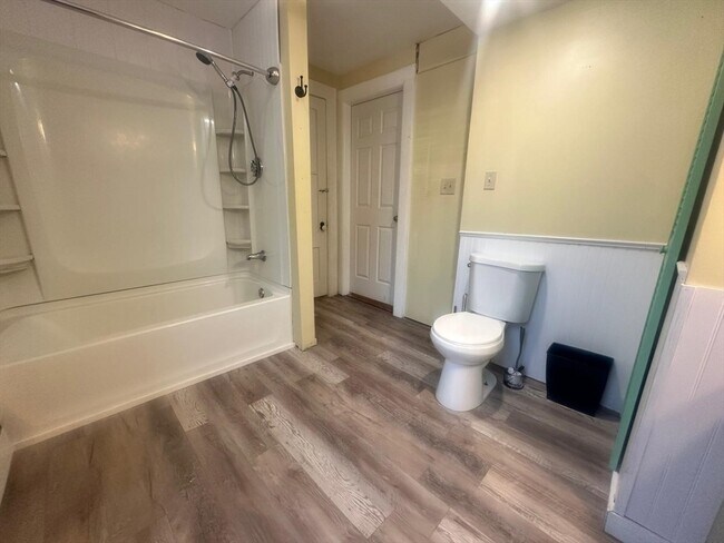 Building Photo - 163 Austin St