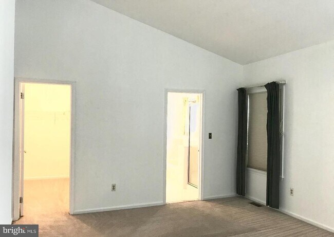 Building Photo - 21 Colebrook Ct