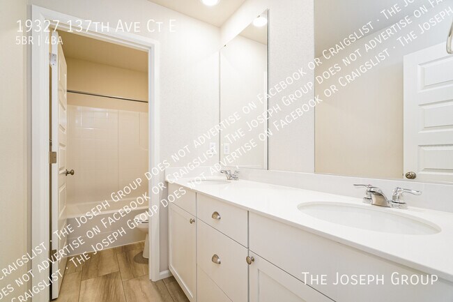 Building Photo - 19327 137th Ave Ct E