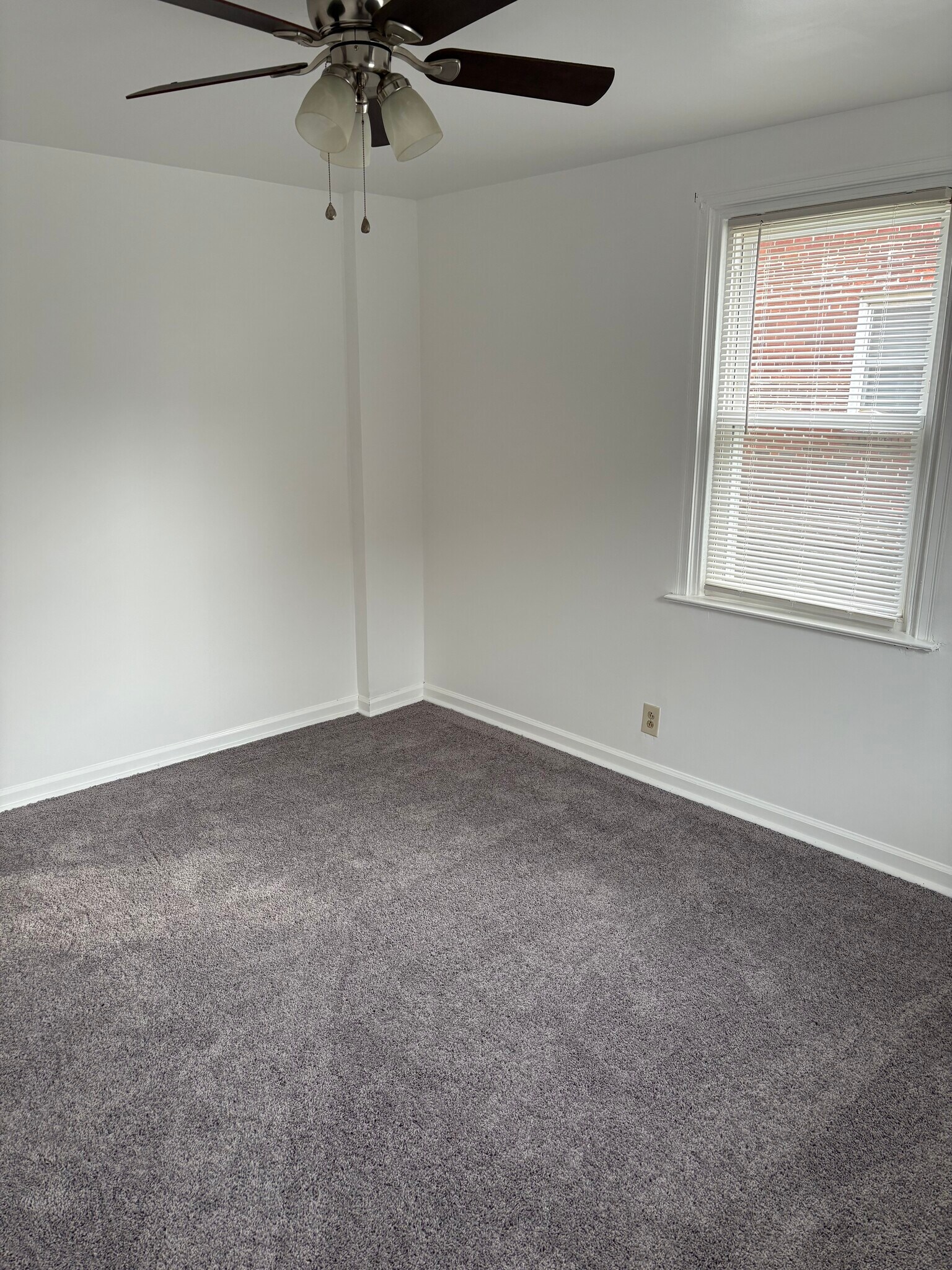 Building Photo - 1621 Murdoch Rd