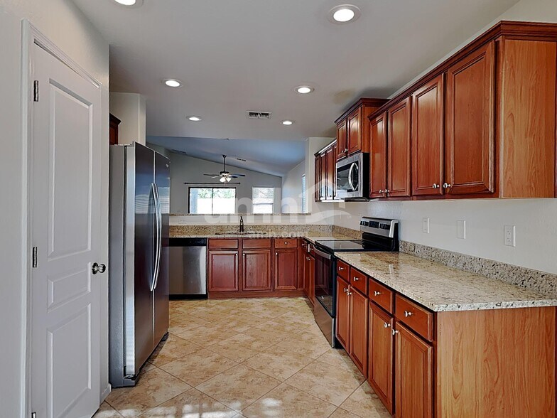 Building Photo - 1786 W Desert Canyon Dr