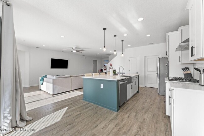 Building Photo - 577 Archstone Wy