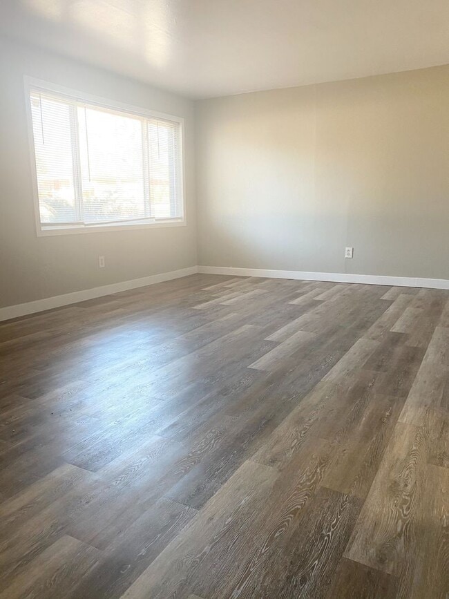 Building Photo - 417 N 30th St