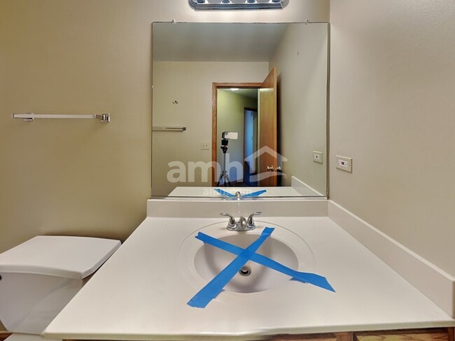 Building Photo - 1910 Prairie Ridge Dr