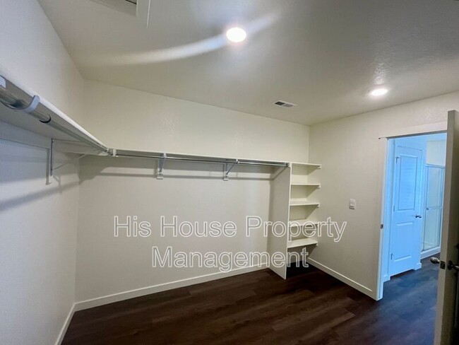 Building Photo - 5001 Abigar St