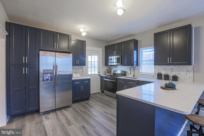 Building Photo - 3803 Cedardale Rd