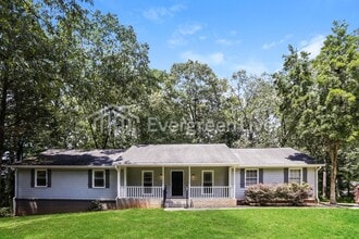 Building Photo - 3631 Pennington Dr SE