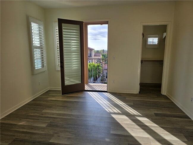 Building Photo - 60 Bay Laurel