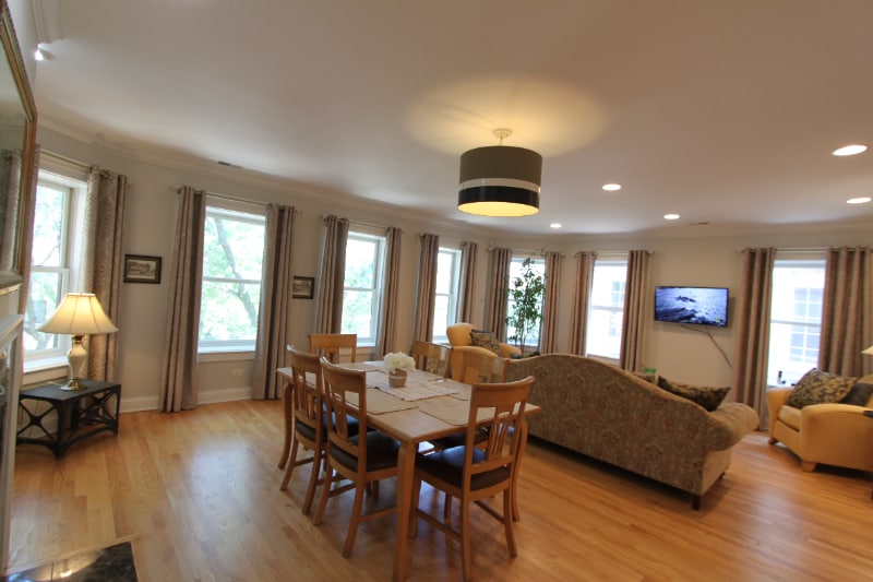 Building Photo - 2033 W Jarvis Ave