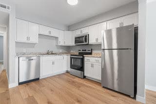 Primary Photo - 42nd St Apartments