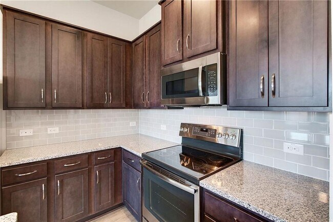 Building Photo - 15009 Ryman Rd