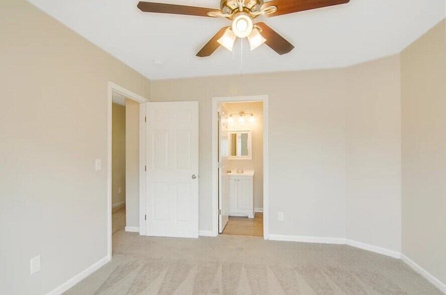 Building Photo - 3705 Wyndcliff Court