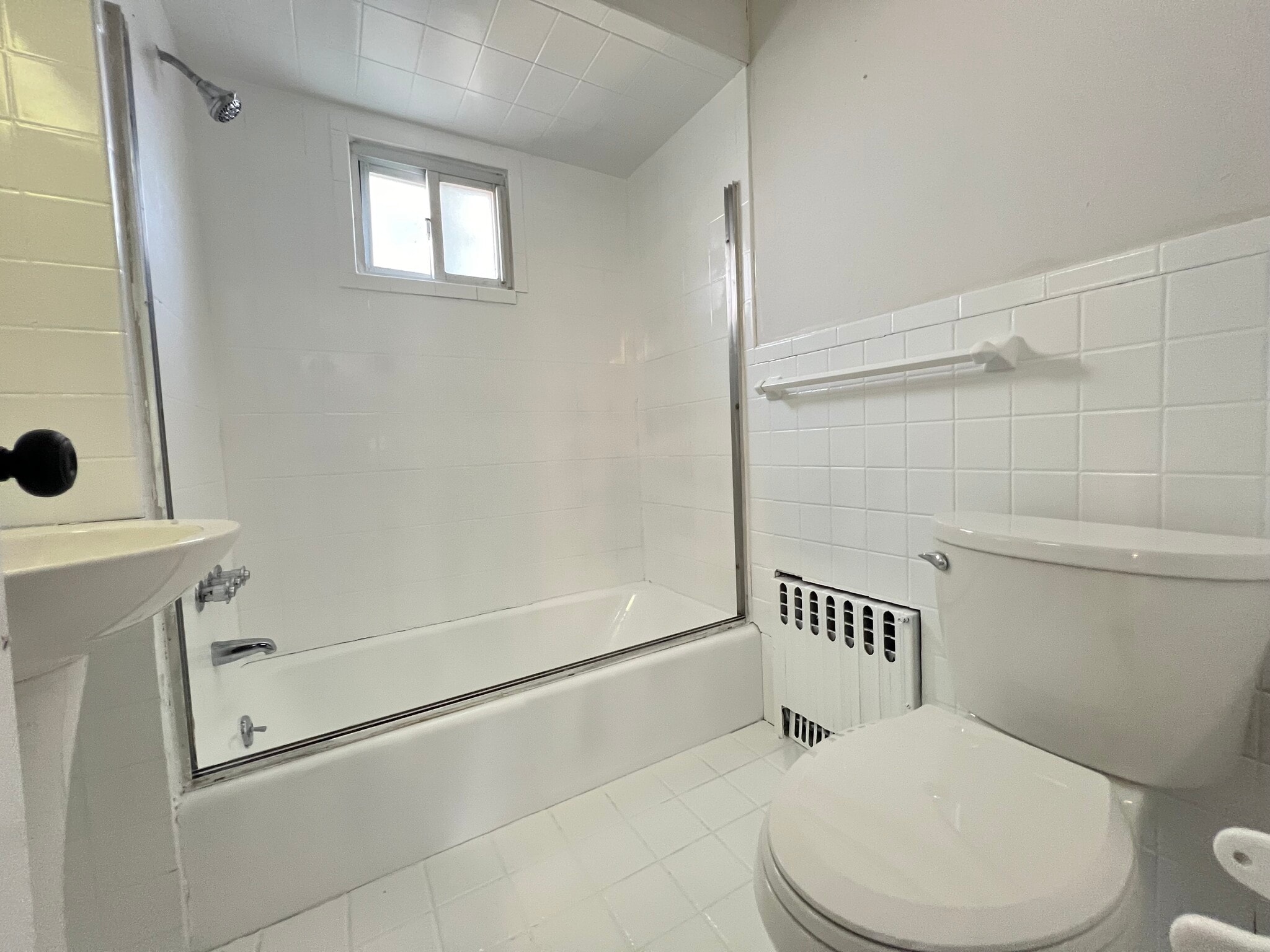 Unit 1 - 13 E 17th St