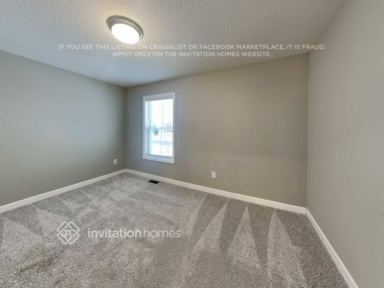 Building Photo - 16700 Dunkirk Cir N