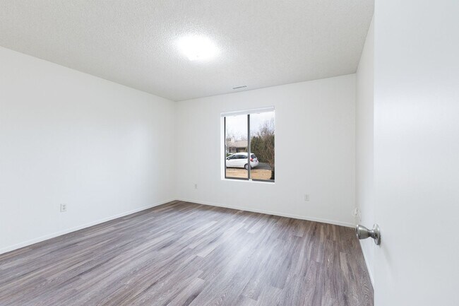 Building Photo - 3 bedroom 2 bathroom Ranch Style Home in Prescott Valley!
