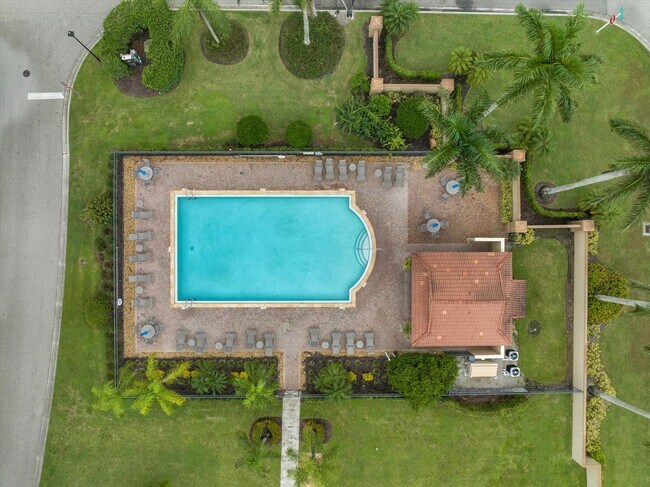 Building Photo - ***ANNUAL UNFURNISHED***NOW AVAILABLE***NO...