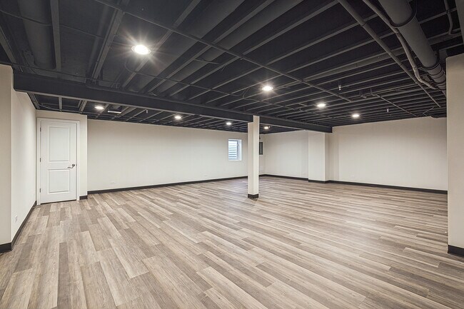 Building Photo - 58 Olympus Dr