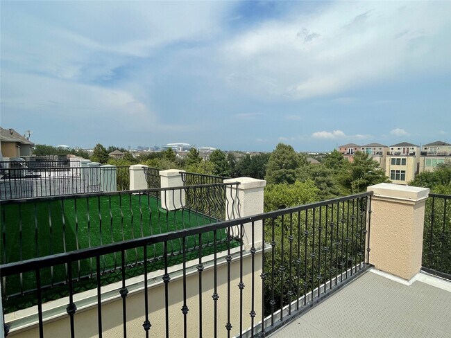 Building Photo - 9127 Harbor Hills Dr