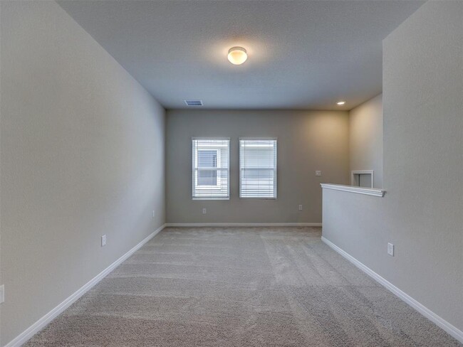 Building Photo - 129 Prairie Falls Drive
