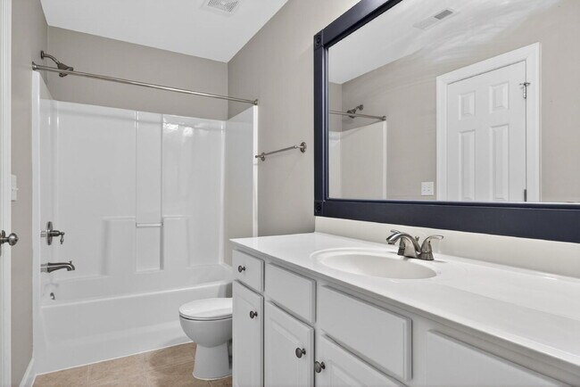 Building Photo - 770 Parkside Townes Ct