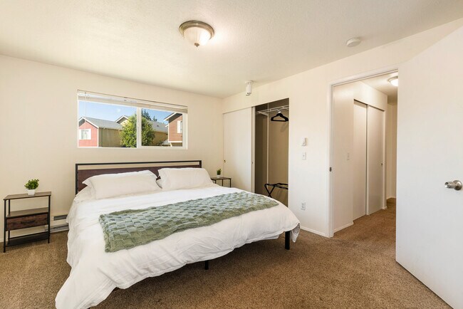 Building Photo - 15706 Ash Way