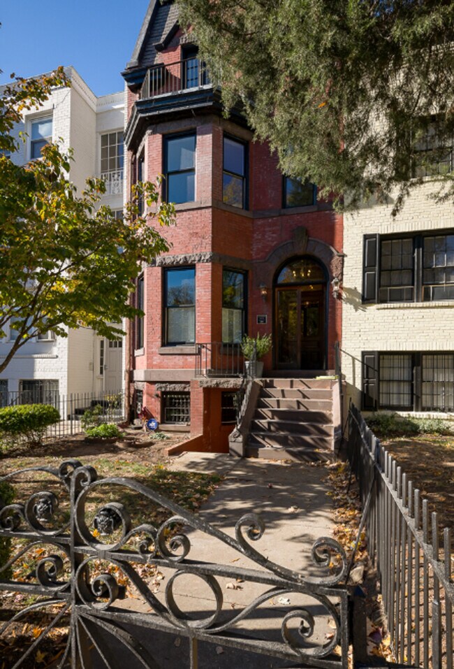 Building Photo - 1738 19th St NW
