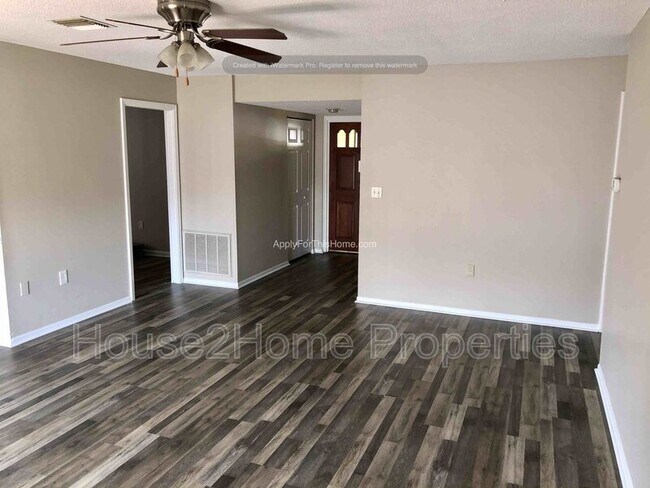 Building Photo - 1158 Brook Dr W