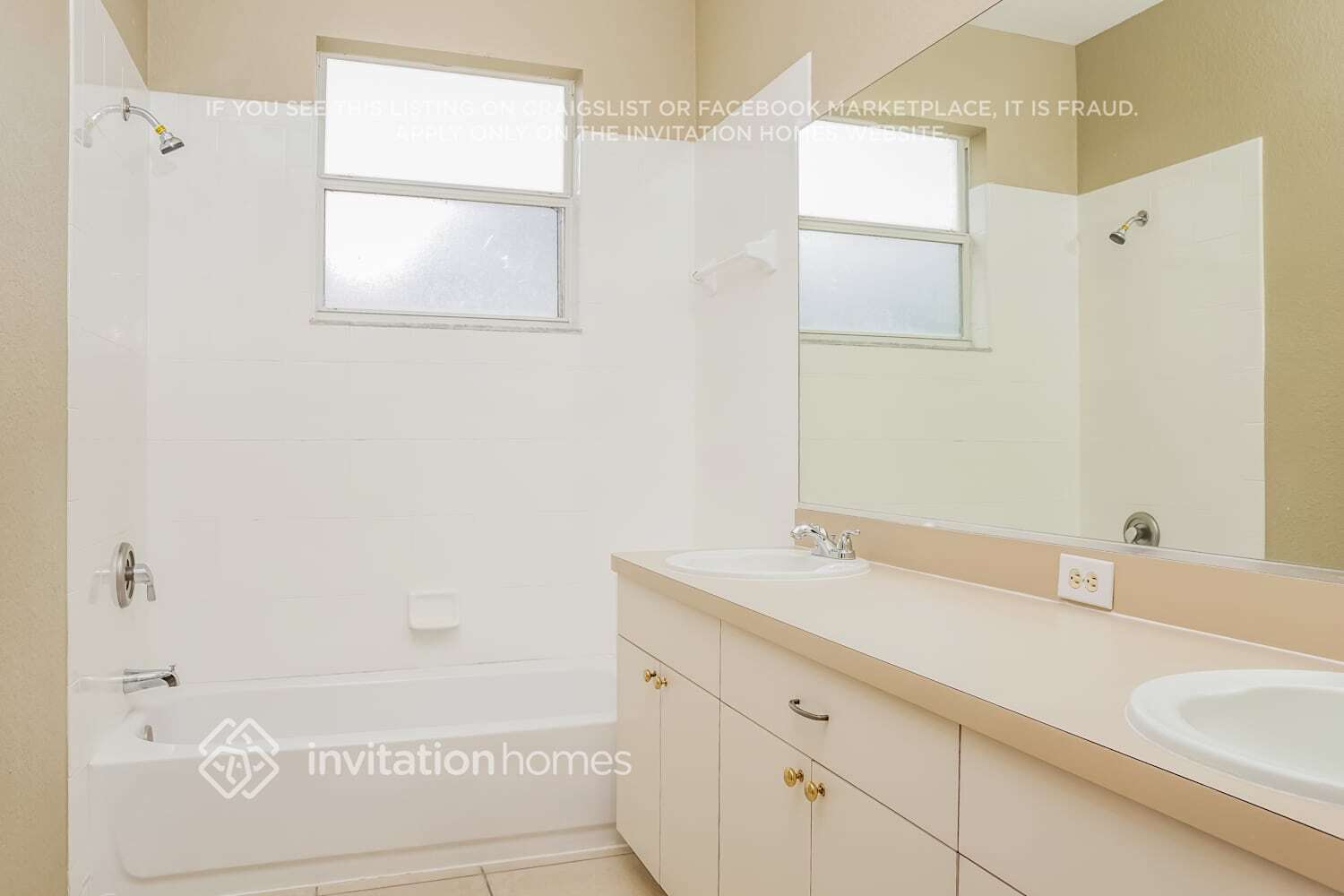 Building Photo - 2844 Wells Ave