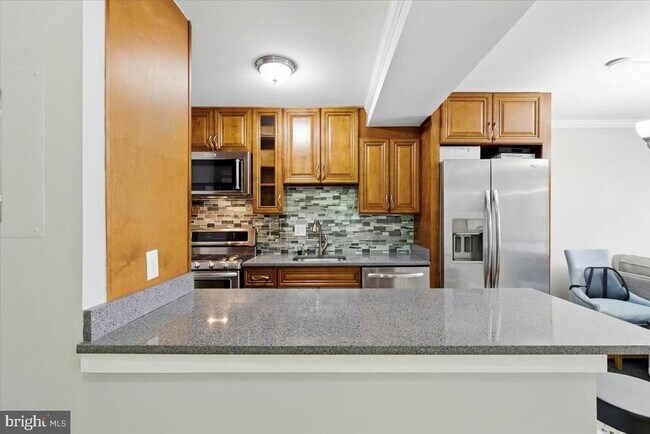 Building Photo - 730 24th St NW