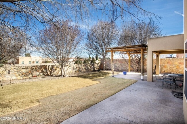 Building Photo - 4032 Cll De Estrellas