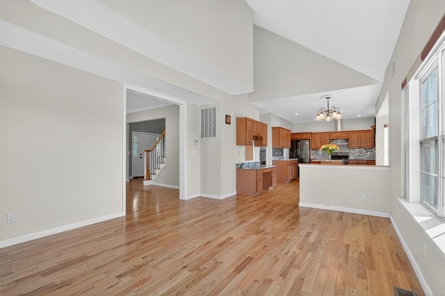 Building Photo - 5 Bridle Ct