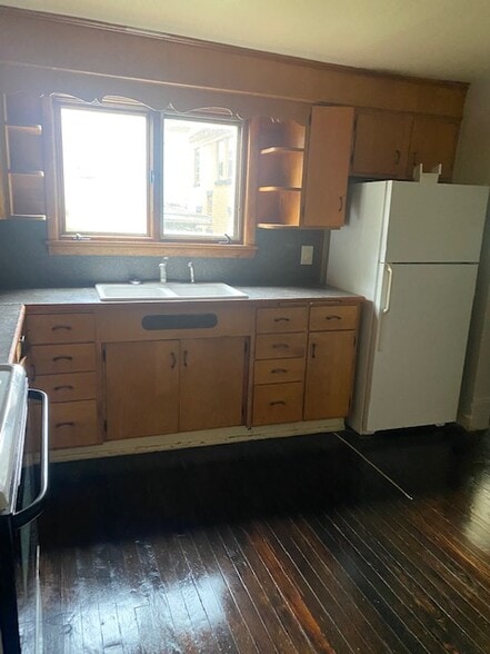 Kitchen - 866 Liberty St