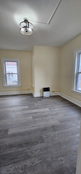 Building Photo - 11 Grand St