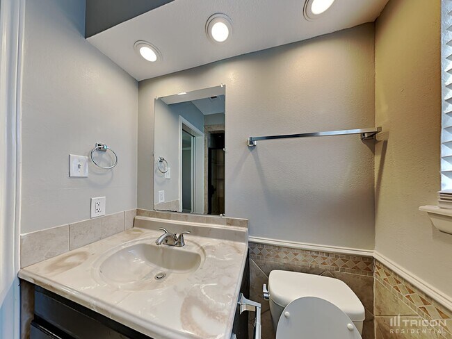 Building Photo - 25568 Dogwood Ln