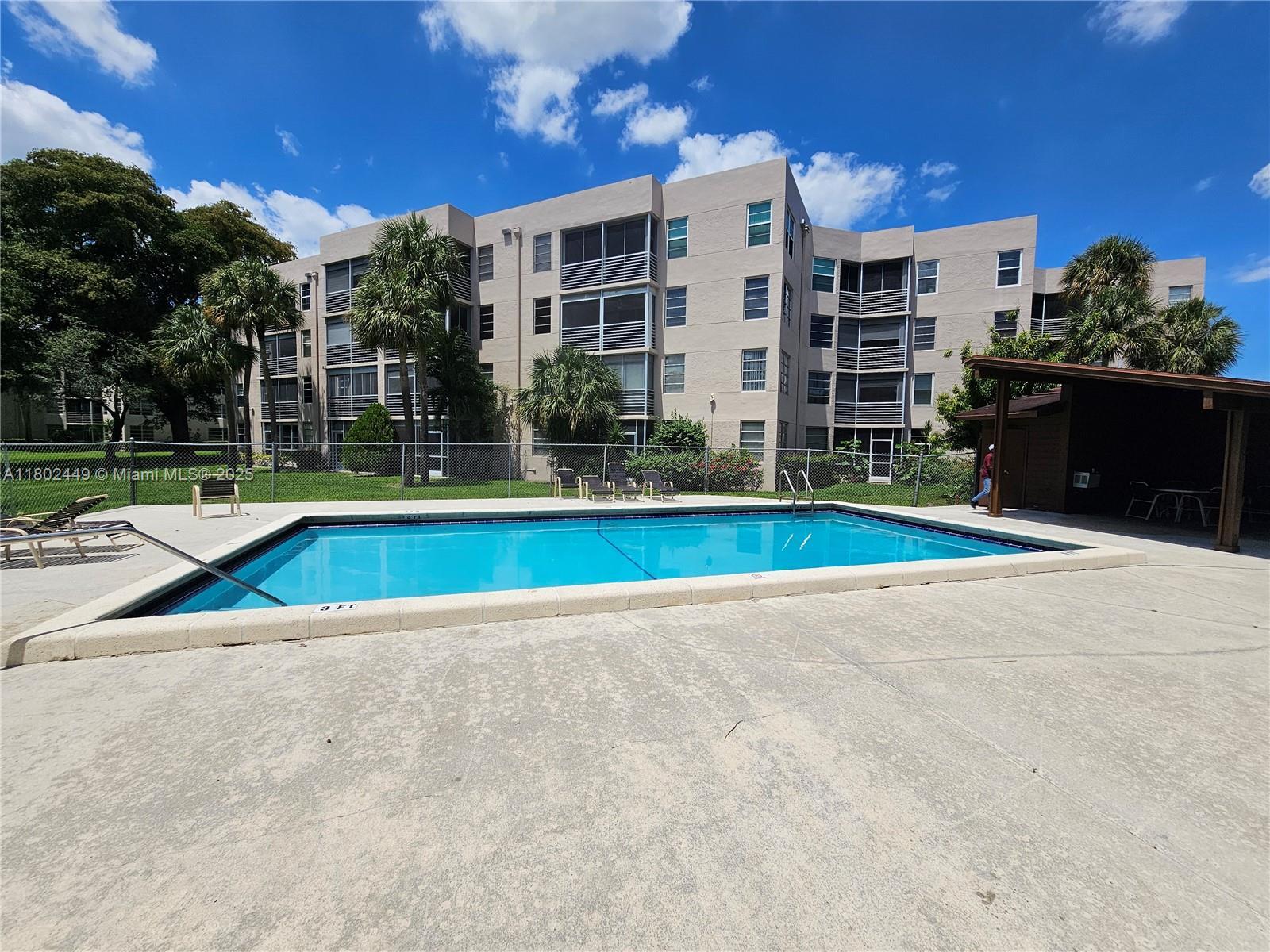 Building Photo - 9520 Seagrape Dr