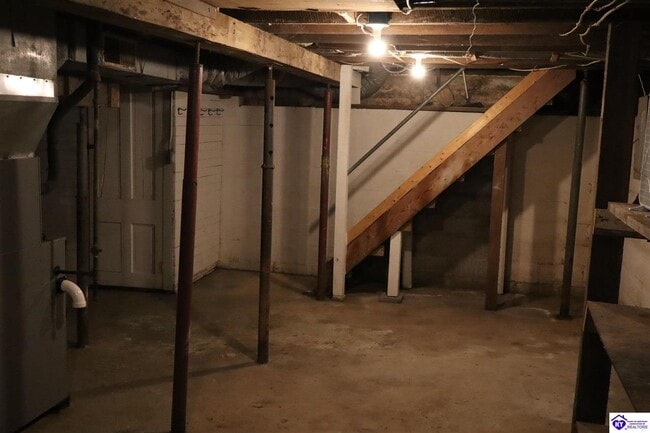 Building Photo - 316 Church St