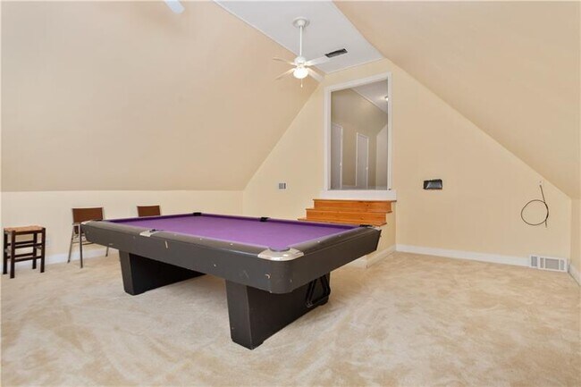 Building Photo - 65 Claire Dr SE