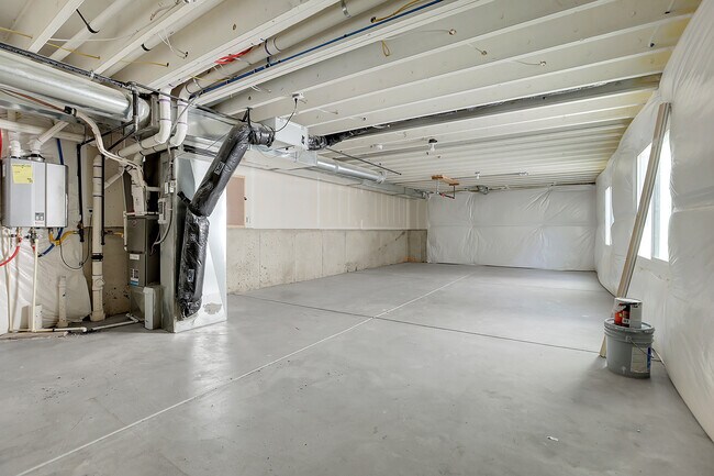 Building Photo - 997 Goldenrod Pkwy