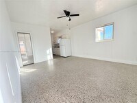 Building Photo - 322 NE 6th St