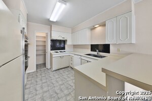 Building Photo - 102 Ruelle