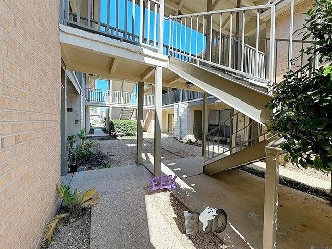 Building Photo - 5222 Butter Creek Ln