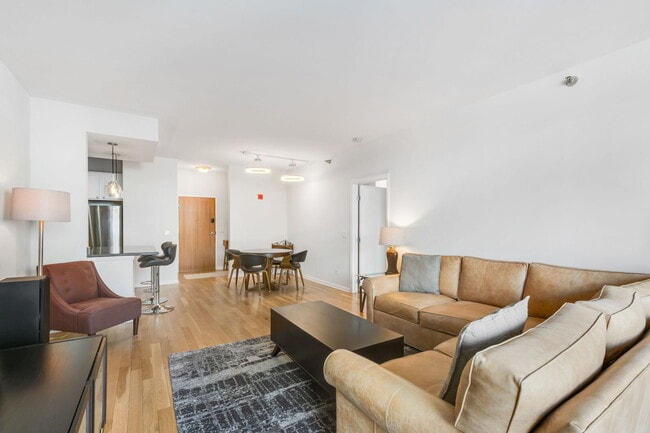 Building Photo - 435 W Erie St