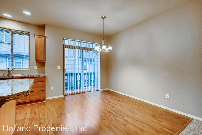 Building Photo - 4 br, 2.5 bath House - 1414 NE Edgefield St