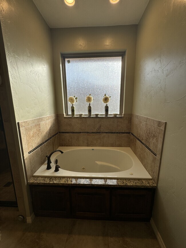 Building Photo - 2001 Mt Vernon Rd