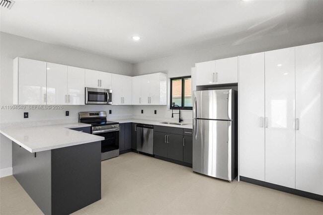 Building Photo - 601 NW 3rd Ave