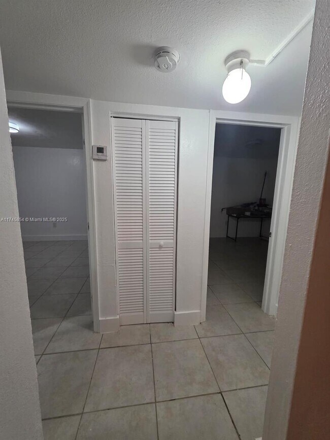 Building Photo - 8312 NE Miami Ct