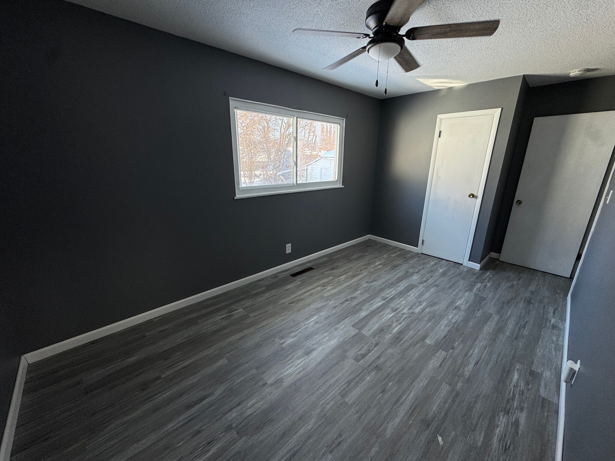 Building Photo - 187 Silver St